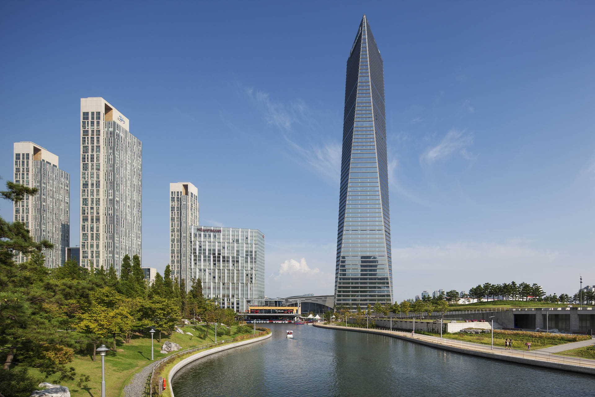 Тойлет товер трейд. Небоскрёб Northeast Asia trade Tower. Инчхон Южная Корея. Сонгдо Южная Корея. Инчхон город в Корее.